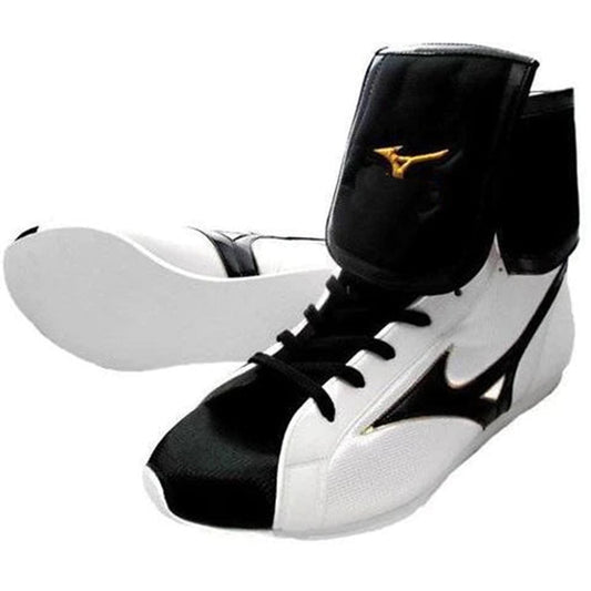 Mizuno mid-cut fold type boxing shoes